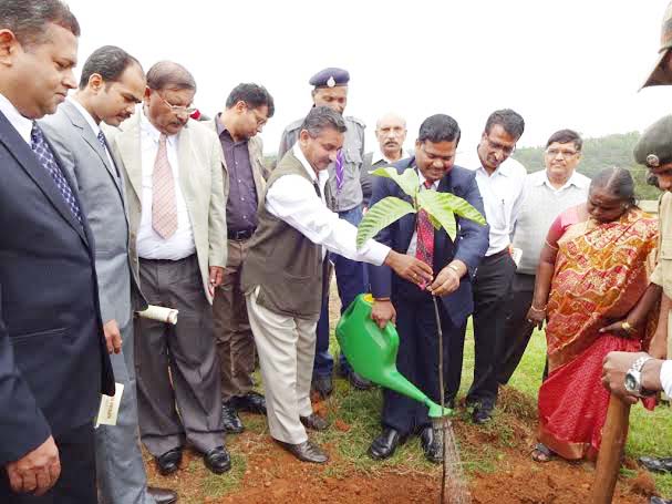 ಪರಿಸರ ಸಮತೋಲನ ಕಾಯ್ದುಕೊಳಿ್ಳ: ನ್ಯಾ. ಮಹಾಸ್ವಾಮೀಜಿ
